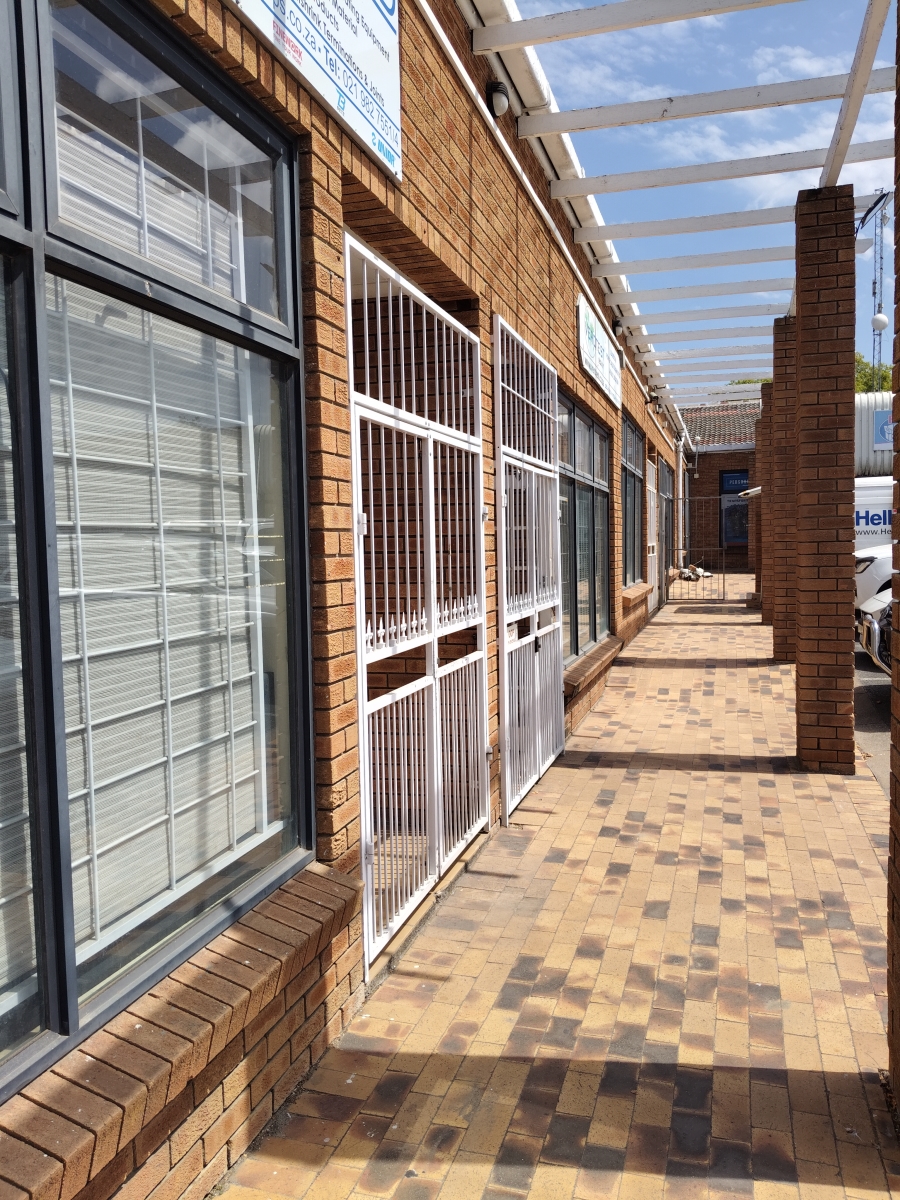 To Let commercial Property for Rent in Vredekloof Western Cape